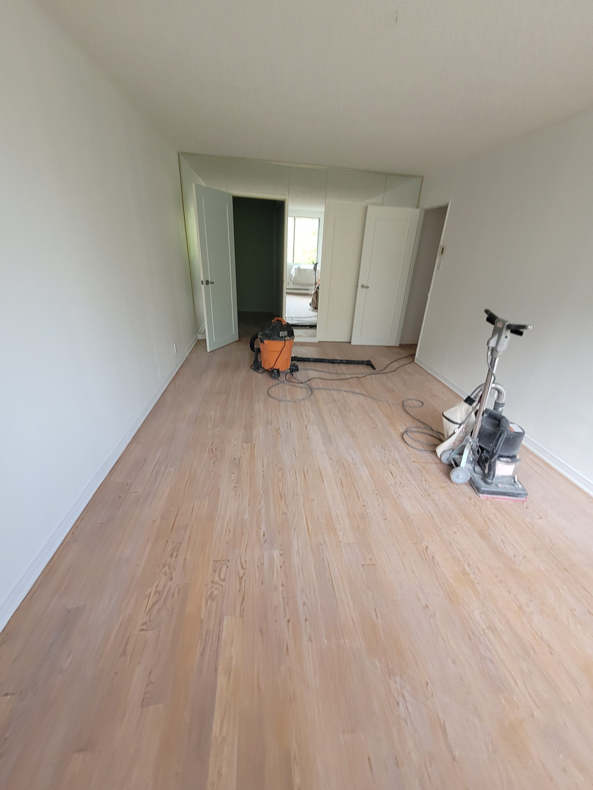 Plancher époxy vinyle céramique